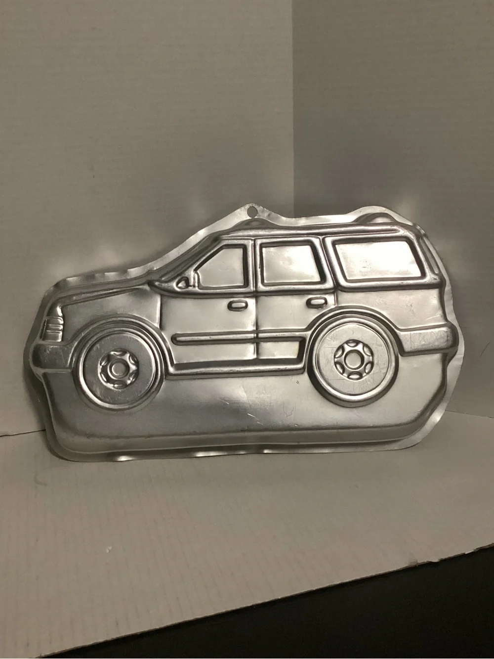Vintage 1998 Aluminum SUV Cake Pan Mold - Silver